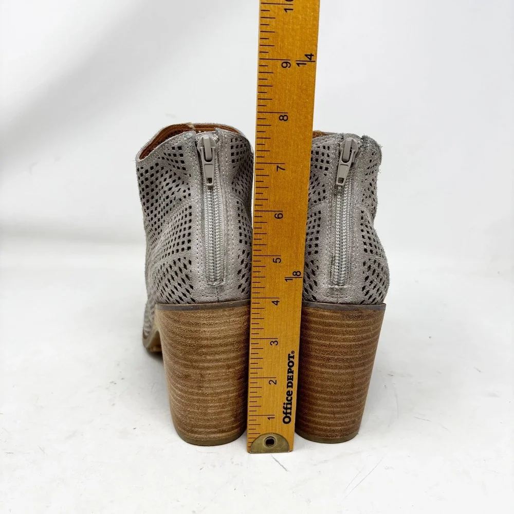 Lucky Brand Gray Suede Perforated‎ Peep Toe Block Heel Booties Womens Size 9/40
